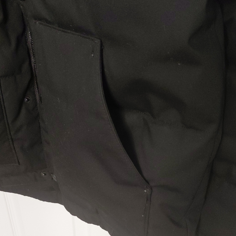 Levi's Black Puffer Jacket - Picture 4 of 9